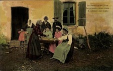 Ak Französische Tracht, Hellseherin, Frauen am Tisch, Wohnhaus - 4484248