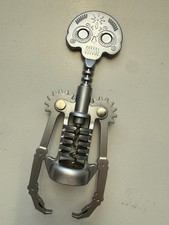 KIKKERLAND Totenkopf