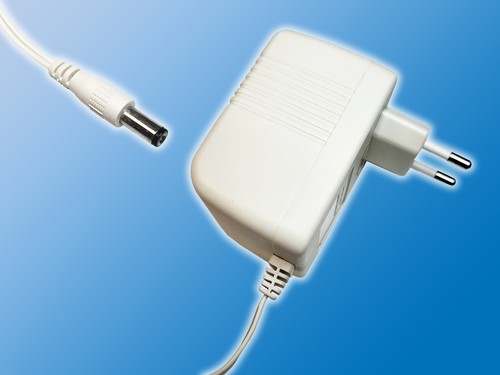 Steckernetzteil 9vdc 1a - |, |