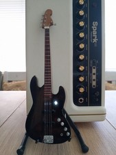 5 String Fender Jazz Bass ähnliche mini-Gitarre 25cm, mit Stand (11-125)