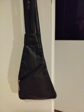 Hochwertiger Overcross Tasche Beutel Rucksack. Echt Leder Schwarz . Unisex