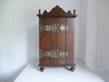 Antiker Hängeschrank Wandschrank aus Holz mit seitlichen Schloß ohne Schlüssel