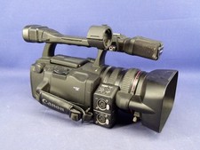 Canon XH A1 3-CCD HD-Camcorder (1,6 MP, 20-Fach opt. Zoom 7,1cm (2,8 Zoll) Displ