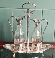 Paar georgische Sheffield versilberte Öl/Essig Dekanter auf Ständer um 1790+