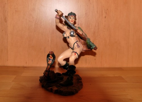 Polyresin figur amazone mit - polyresin,