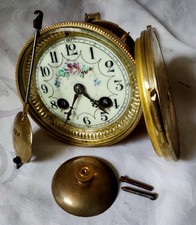 schönes, kleines Uhrwerk von