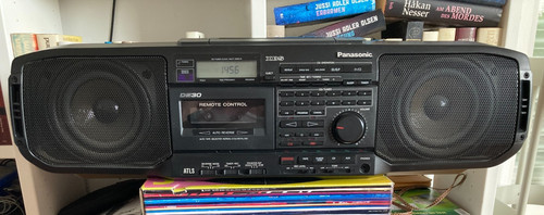 Panasonic portable stereo - portable, cd