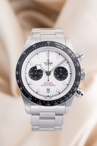 Tudor black bay chrono - black,