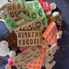 Konvolut Silikon Gießformen, Gips, Raysin, Beton