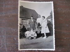 Kinderwagen Familie mit Korbkinderwagen 3 Fotos 50er Jahre