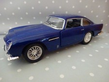 Aston Martin DB5 blau
