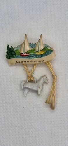 Vintage souvenir brosche - vintage,