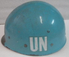UN Helm Blauhelm  UNO  Museum ähn NVA  Stahlhelm  UN -Ausrüstung  Moped Schwalbe