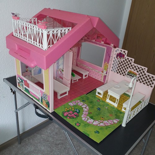 Barbie magic house villa - ,