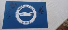 FABIAN HURZELER - BRIGHTON UND HOVE ALBION - HANDSIGNIERTES WAPPEN PLUS 3