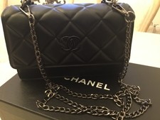 ? Kleine , edle CHANEL VIP Gift Tasche, schwarz , NEU?
