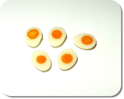 Miniatur halbierte eier - halbierte,