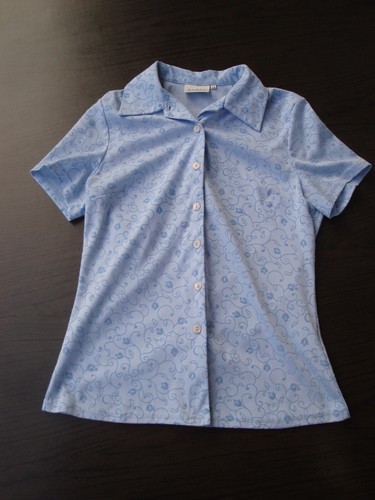 Schöne hellblaue bluse - schöne,