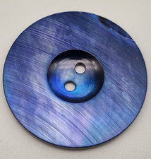 Blauer Perlmutt 2-Loch-Knopf 25-38 mm Ziseliert / Mother-of-Pearl Button MOP E87
