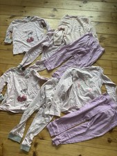 4 langärmlige Schlafanzüge