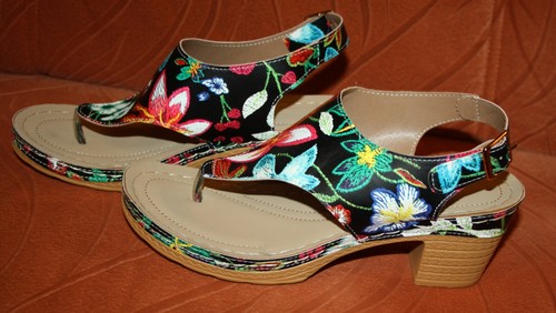 Modische sandalen mit - sandalen,