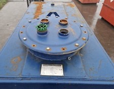 1200 Liter Tank Mit Neuer Pumpe Für Diesel 