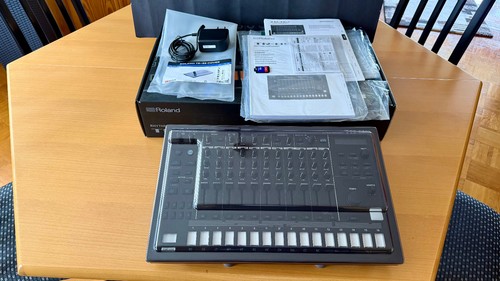 Roland rhythm performer - roland,