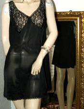 Sinnliches Nylon Unterkleid