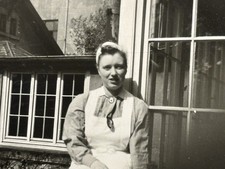 ✚ Foto junge hübsche Frau