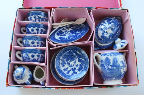 Vintage miniatur toy tea set - tea,