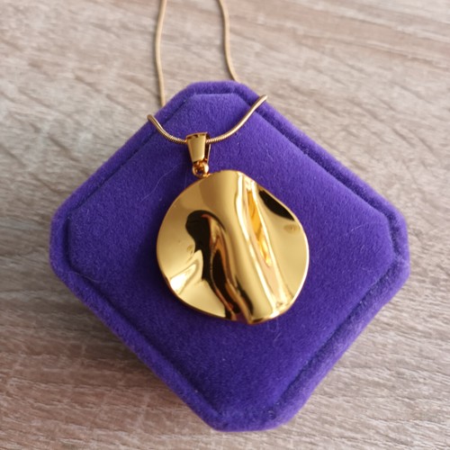 Goldkette mit modernen