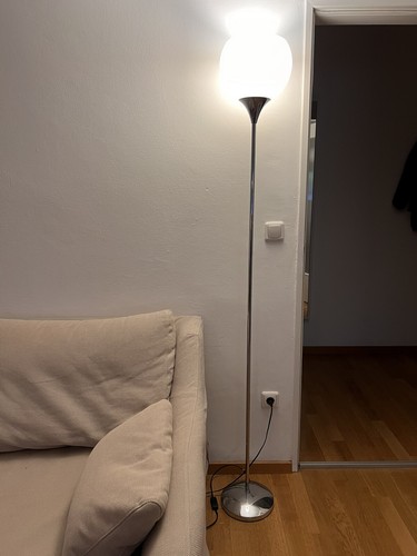Stehlampe