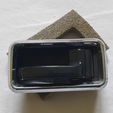 Ford Taunus MK1 Knudsen Türöffner innen rechts mit Chromblende + Abstandspolster