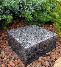 Granitsockel  mit Bohrung Sockel  Grablampe Grableuchte Lampensockel Granit