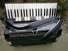 ROYAL STANDARD Montana, 4 Chöre, 120 Bässe,12/5 Register ,sehr gesucht !