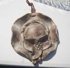 Ton Hut   Keramik  Hut  mit Blumen  Vintage Wand Deko