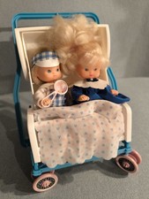 Barbie Puppenwagen Babywagen