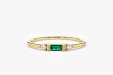 Ladies Emerald Baguette 0.08ct
