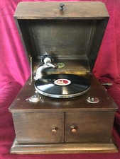 Tischgrammophon Kastengrammophon Grammophon mit Schellackplatten -u.A.  A. Karas