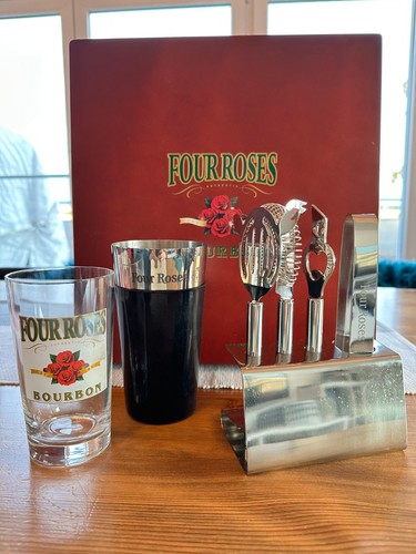 Four roses bourbon whiskey - four,