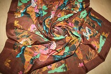 Schönes großes  Tuch Braun