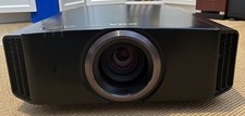 Beamer  schwarz,  inkl. 3D