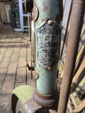 Altes Antikes Oldtimer Fahrrad