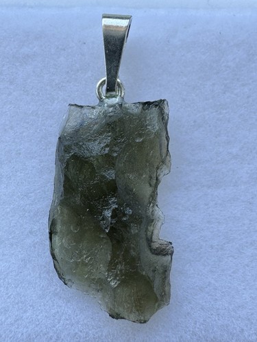 Natürlicher moldavit - natürlicher,