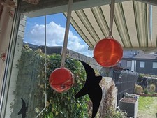 **Rote Glaskugel zum