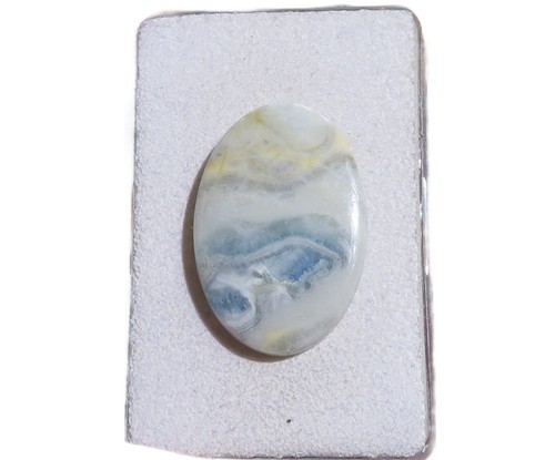 Scheelit cabochon 6x20 mm - 29,6x20,