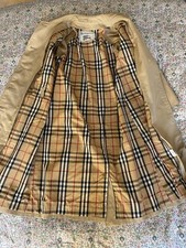 Burberrys klassischer Mac mit