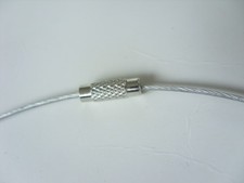 Ein Edelstahl Halsreif Collier