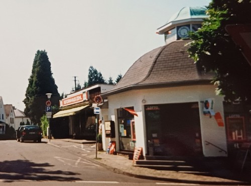 Büdchen kiosk werbung fahnen - kiosk,