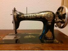 Alte Singer Nähmaschine mit Tisch
